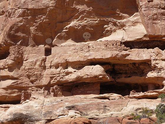 View of jailhous ruins from across the canyon. 